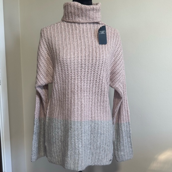 Abercrombie & Fitch Sweaters - NWT Abercrombie & Fitch Oversized Turtleneck Sweater Pink & Grey Size M Medium